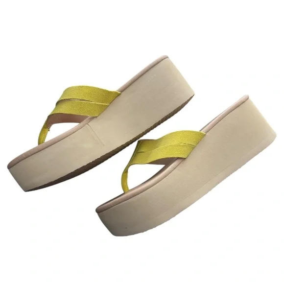 Yellow beige Platform Wedge Thong Sandals size 8 - Picture 1 of 5